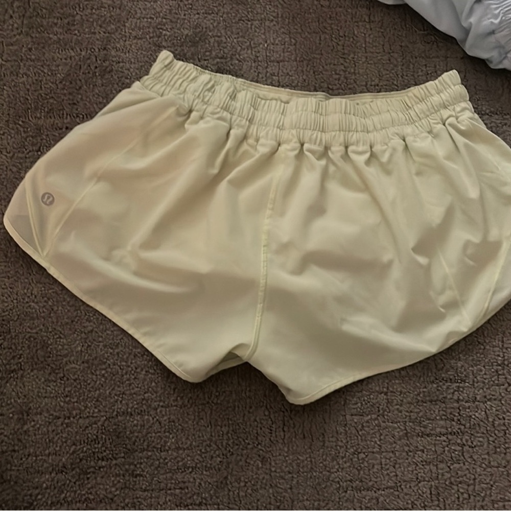 lululemon hotty hot short - Picture 2 of 2